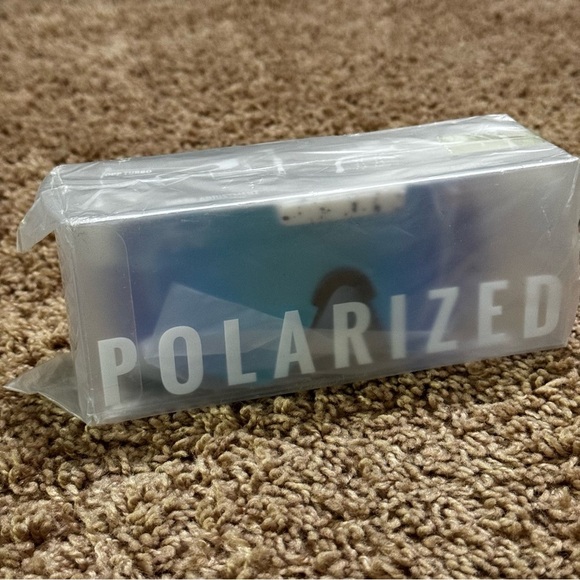 NWT Pit Viper V2 Polarized Sunglasses with Blue Reflective Lens & Speckled Frame - Picture 2 of 9